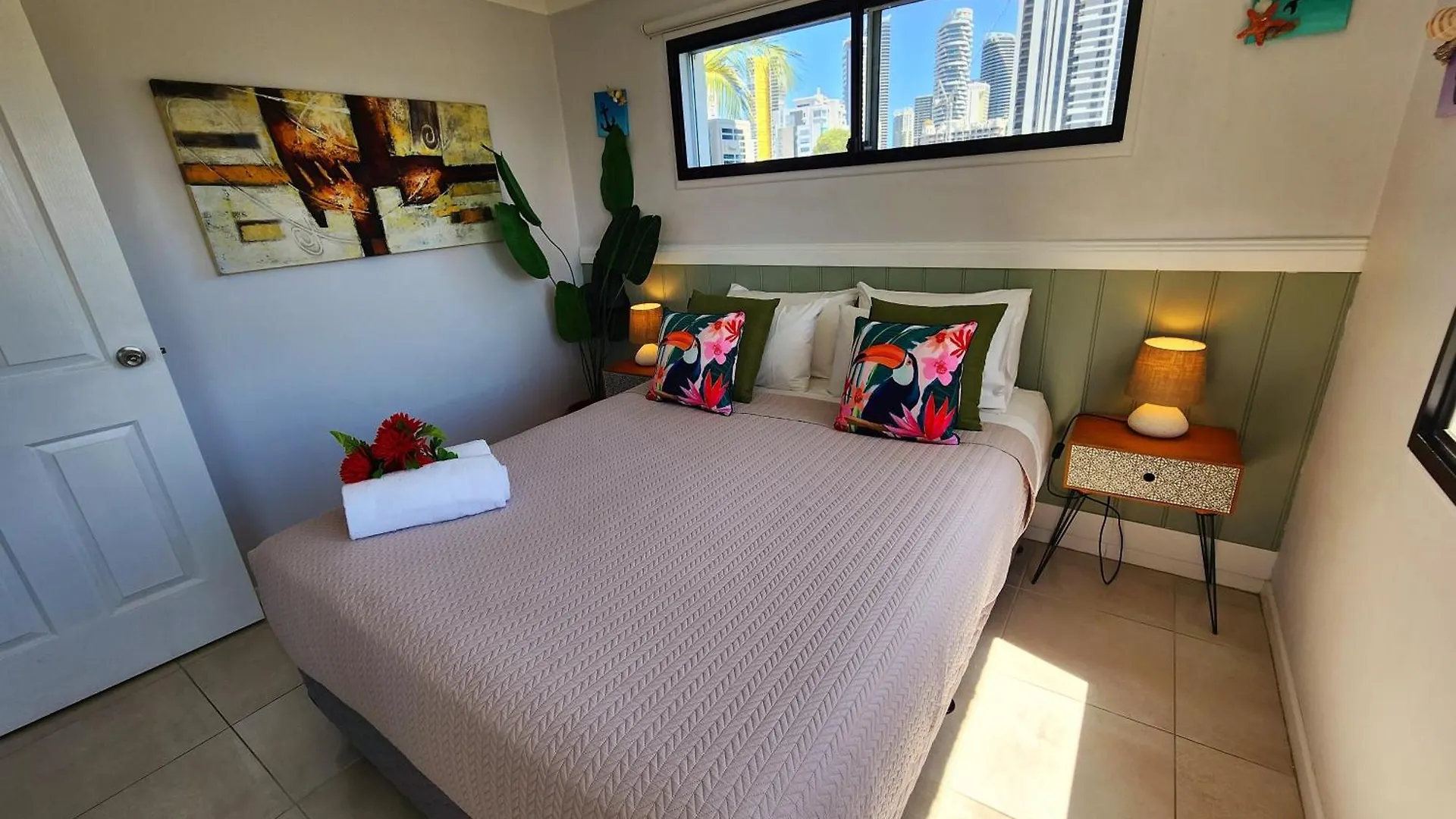 Broadbeach, Stylish Apartment Close To Everything Gold Coast